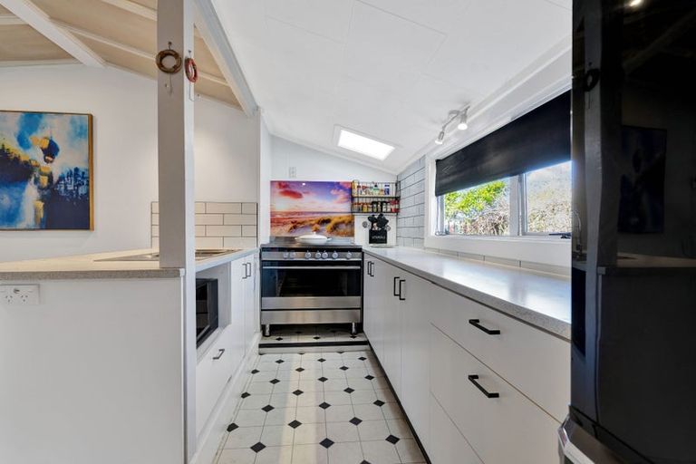 Photo of property in 47 Kings Avenue, Waikuku Beach, 7402
