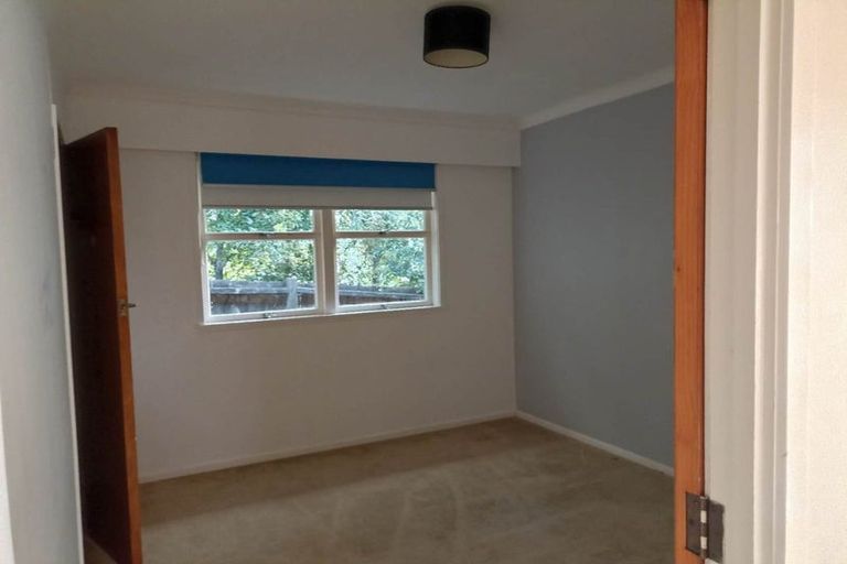 Photo of property in 15 Pohutukawa Avenue, Red Beach, 0932
