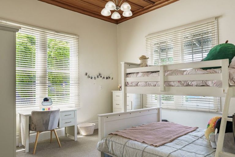 Photo of property in 1 Latham Street, Napier South, Napier, 4110