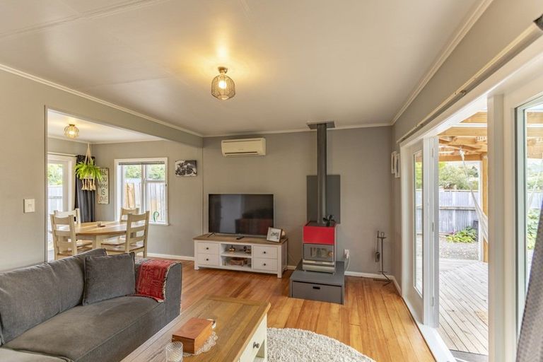 Photo of property in 22 Ross Street, Otane, 4202