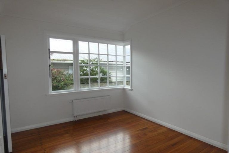 Photo of property in 93 Karori Road, Karori, Wellington, 6012