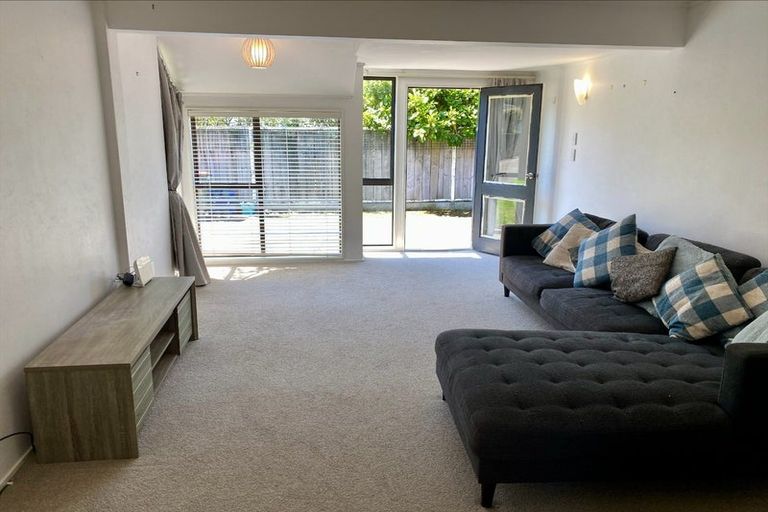 Photo of property in 3b Pukatea Street, Eastbourne, Lower Hutt, 5013