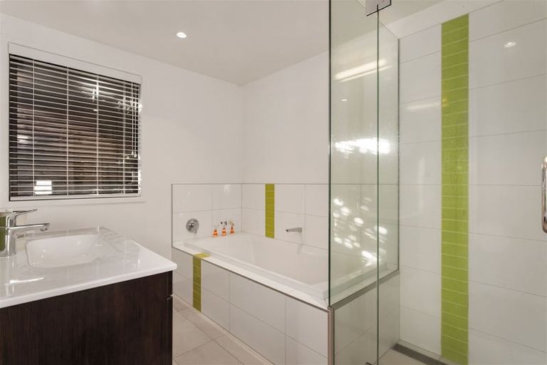 Photo of property in 2 Hammerton Lane, Heathcote Valley, Christchurch, 8022