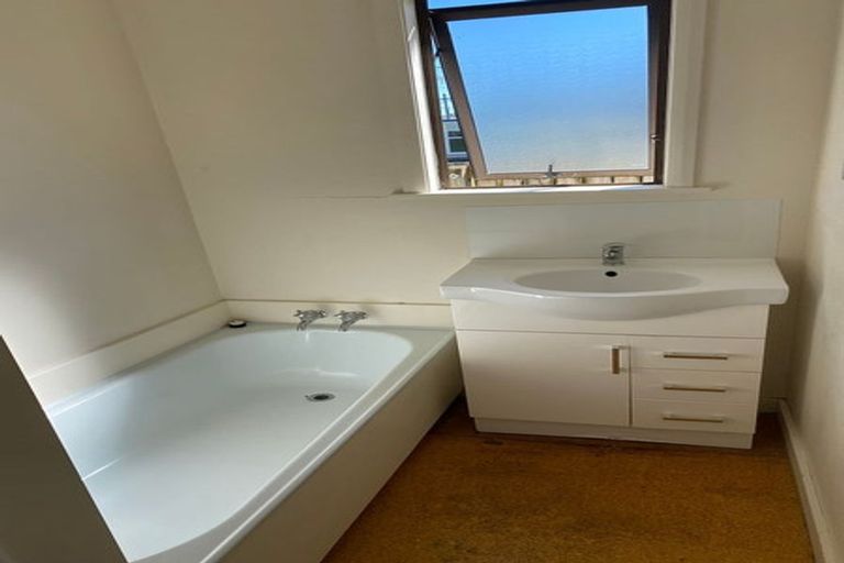 Photo of property in 27 Reynolds Street, Taita, Lower Hutt, 5011