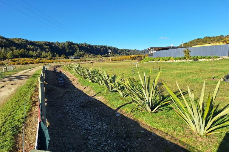 Photo of property in 4/247 Blue Spur Road, Blue Spur, Hokitika, 7882