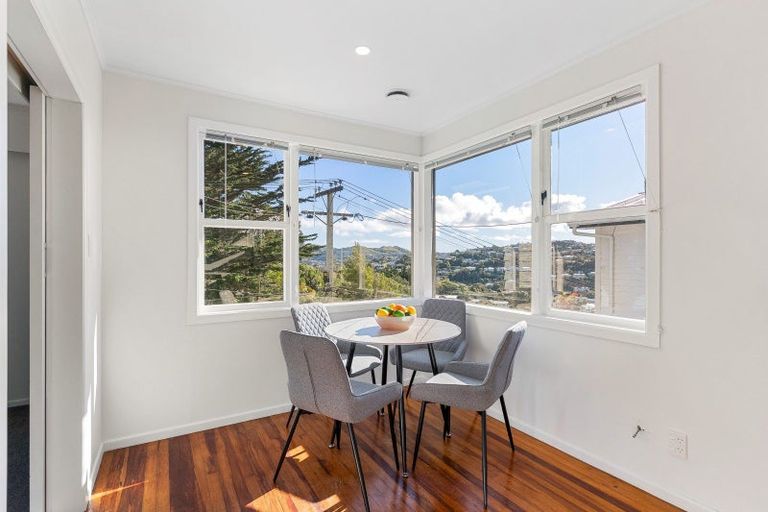 Photo of property in 11 Lomond Street, Newlands, Wellington, 6037