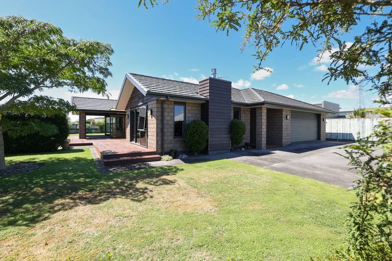 Photo of property in 8 Settlers Close, Whalers Gate, New Plymouth, 4310