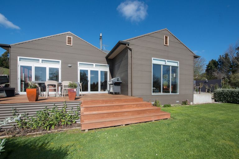 Photo of property in 8 Braeside, Kinmont Park, Mosgiel, 9024