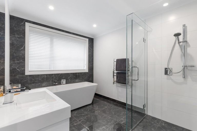 Photo of property in 8 Benmore Crescent, Pyes Pa, Tauranga, 3112