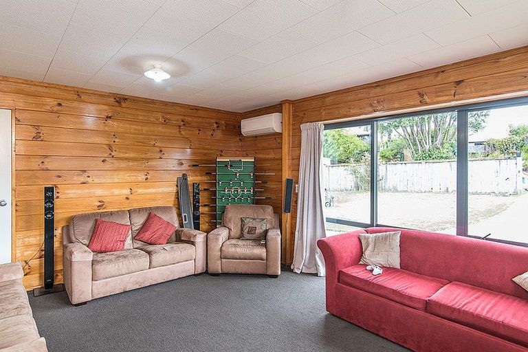 Photo of property in 142 Arawhata Road, Paraparaumu, 5032