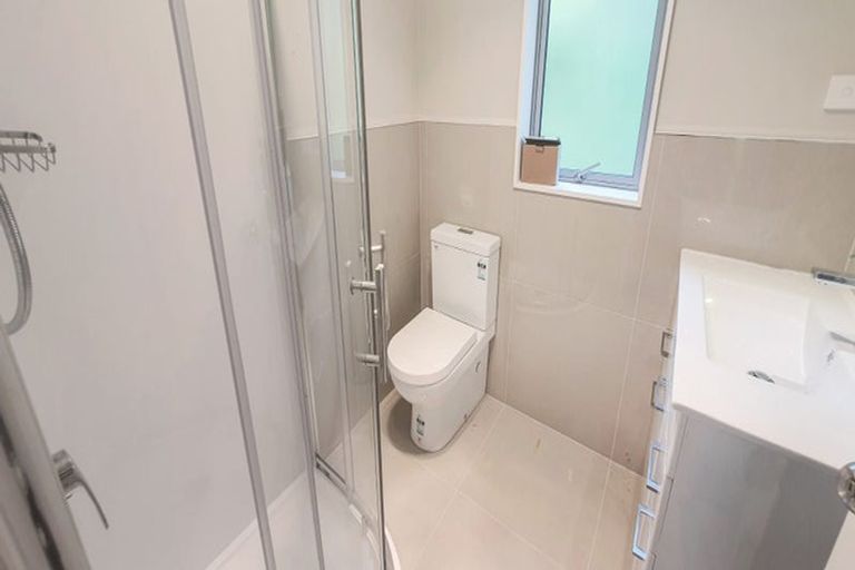 Photo of property in 15 Walnut Lane, Browns Bay, Auckland, 0630