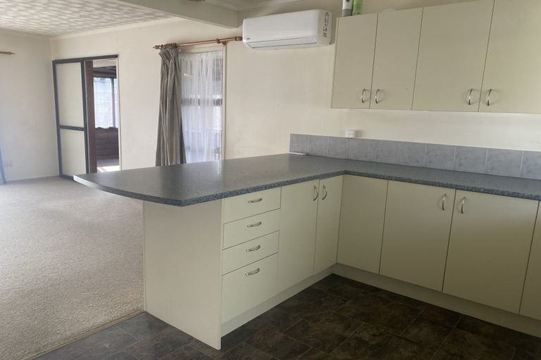 Photo of property in 1/9 Vina Place, Massey, Auckland, 0614