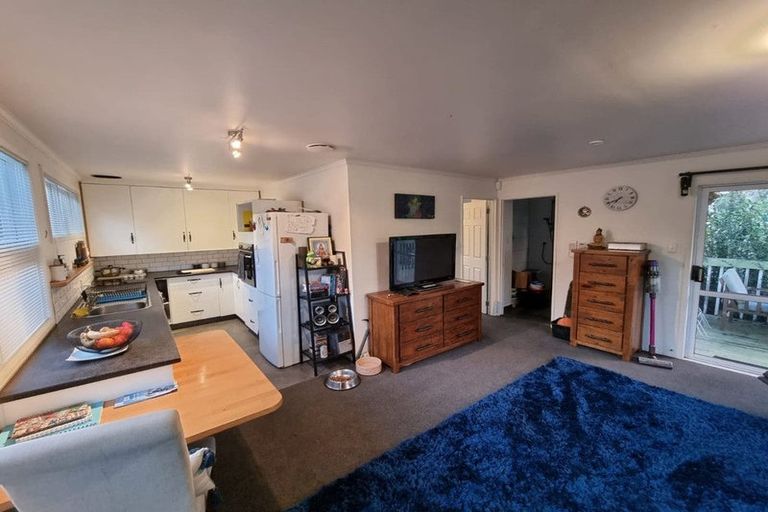 Photo of property in 67 Barrys Road, Glendene, Auckland, 0602