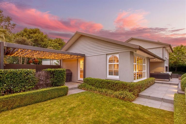 Photo of property in 26 Grahams Road, Ilam, Christchurch, 8041