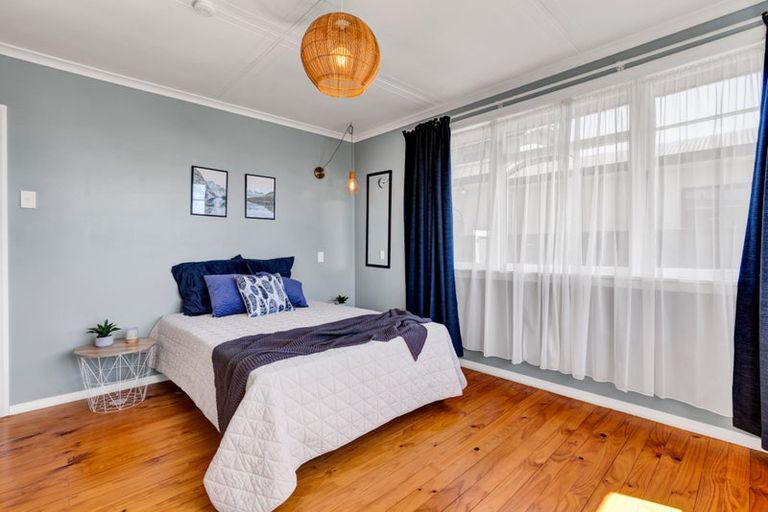 Photo of property in 1 Fairfax Terrace, Frankleigh Park, New Plymouth, 4310