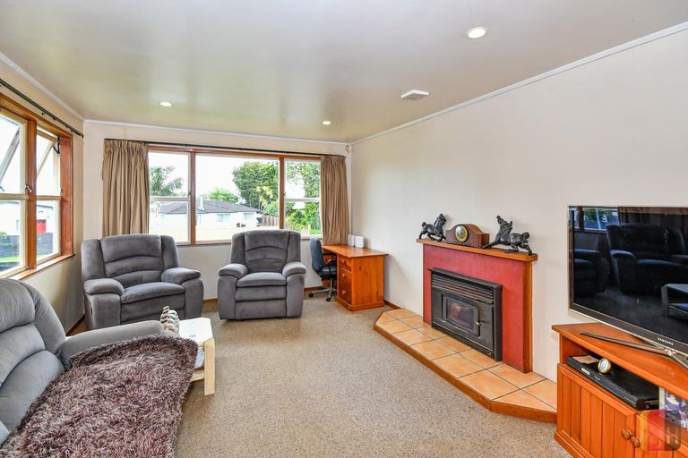 Photo of property in 12 Goodwin Drive, Rosehill, Papakura, 2113