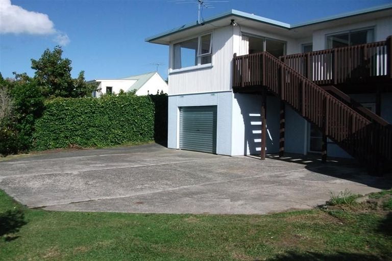Photo of property in 17 Rakino Avenue, Manly, Whangaparaoa, 0930