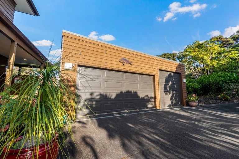 Photo of property in 18 Kaha Place, Russell, 0272