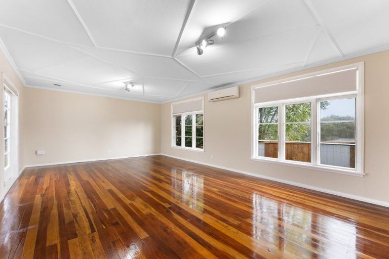 Photo of property in 30 Tararua Street, Pahiatua, 4910