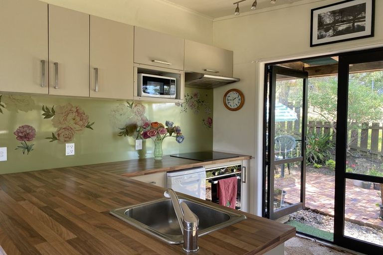 Photo of property in 71 Howard Road, Orere Point, Papakura, 2585