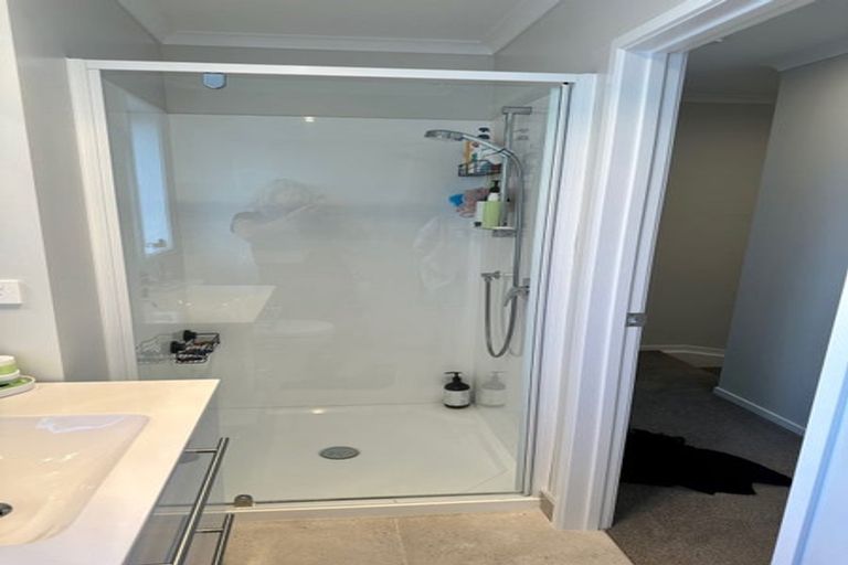 Photo of property in 74c Stanley Road, Glenfield, Auckland, 0629