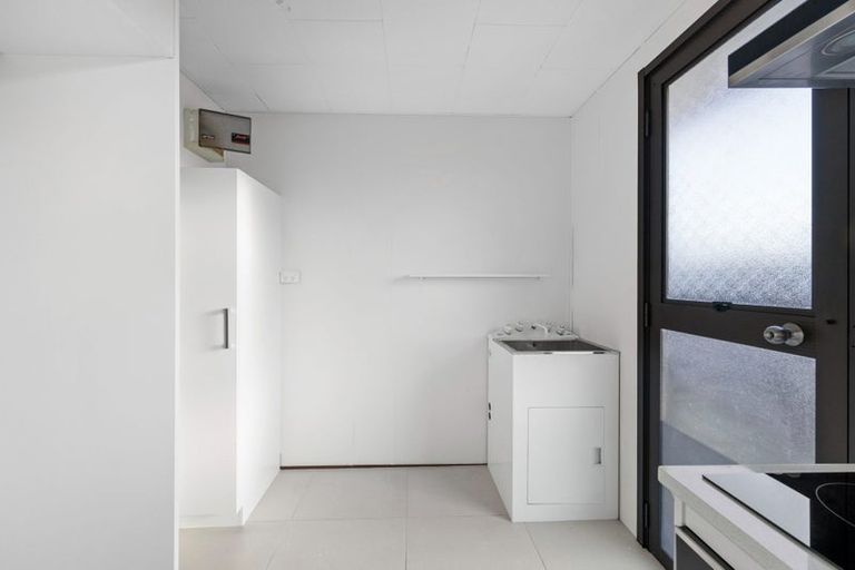 Photo of property in 2/21 Nearco Street, Randwick Park, Auckland, 2105