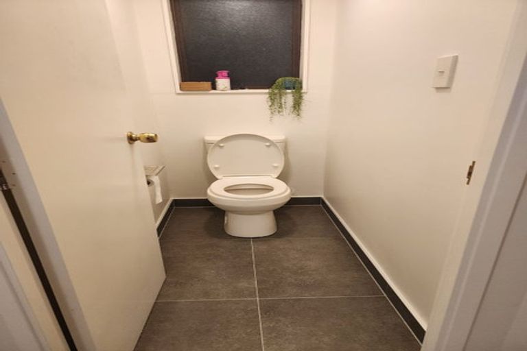 Photo of property in 75 Meadowvale Rise, Titirangi, Auckland, 0604