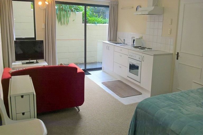 Photo of property in 3/32 Quebec Road, Milford, Auckland, 0620