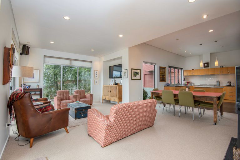 Photo of property in 8 Braeside, Kinmont Park, Mosgiel, 9024