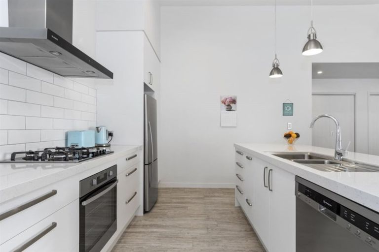 Photo of property in 19 Hiria Crescent, Papamoa Beach, Papamoa, 3118