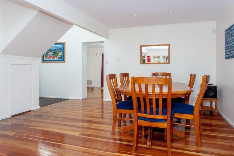 Photo of property in 5 Tane Road, Laingholm, Auckland, 0604