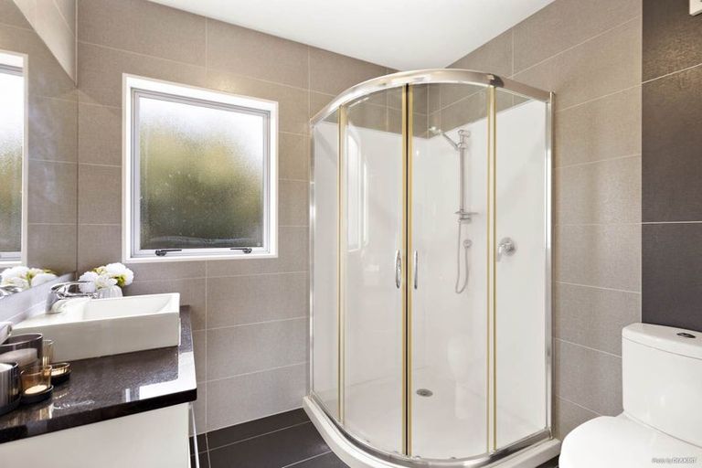 Photo of property in 6 Lucca Crescent, Flat Bush, Auckland, 2019