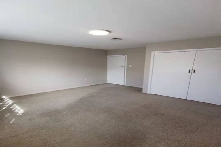 Photo of property in 2/11 Manor Place, Bryndwr, Christchurch, 8053