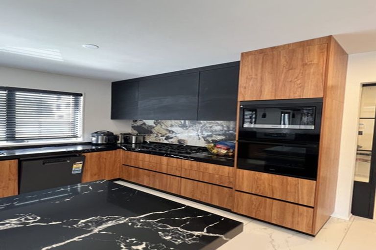 Photo of property in 3 Wyon Way, Flat Bush, Auckland, 2016