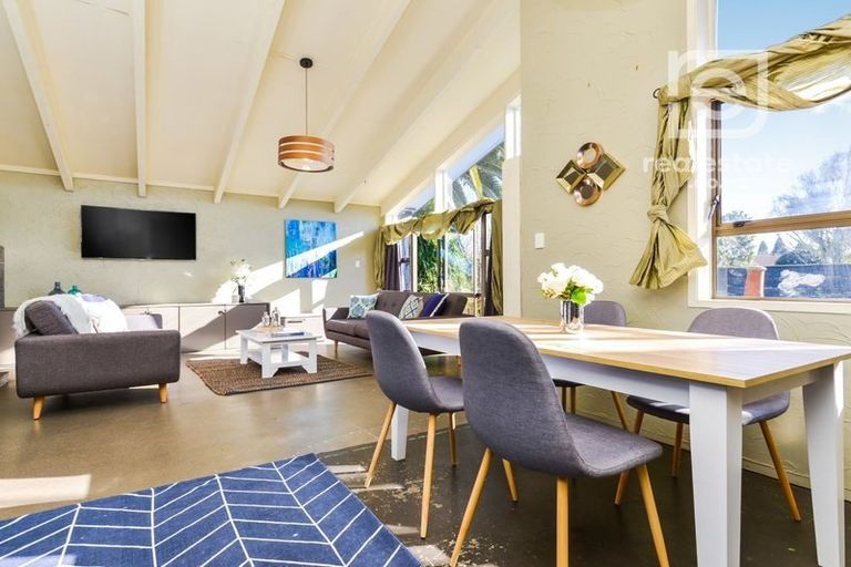 Photo of property in 18 Walter Strevens Drive, Conifer Grove, Takanini, 2112