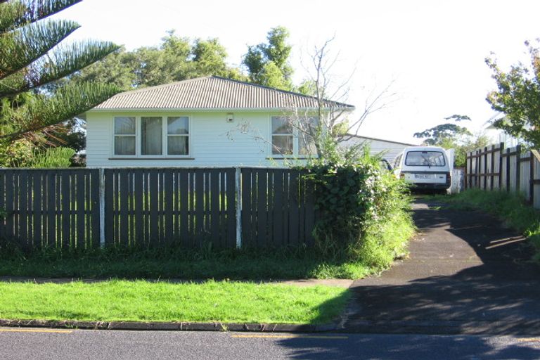 Photo of property in 27 Edgewater Drive, Pakuranga, Auckland, 2010