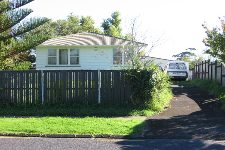 Photo of property in 27 Edgewater Drive, Pakuranga, Auckland, 2010