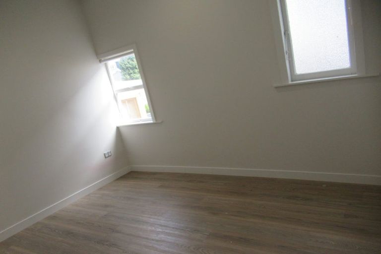 Photo of property in 2 Nikau Street, New Lynn, Auckland, 0600