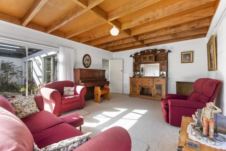 Photo of property in 194a Seaview Road, Westown, New Plymouth, 4310