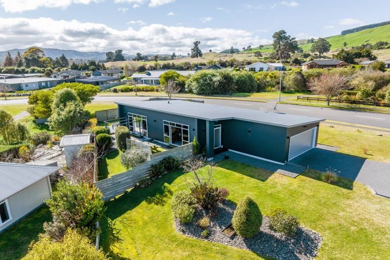 Photo of property in 76 Kenrigg Road, Kinloch, Taupo, 3377