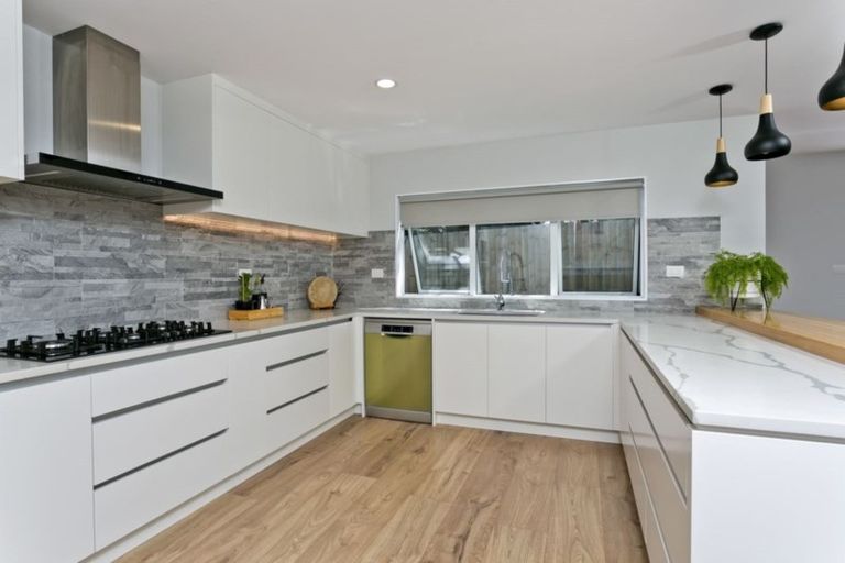 Photo of property in 29a Normanton Street, Glenfield, Auckland, 0629