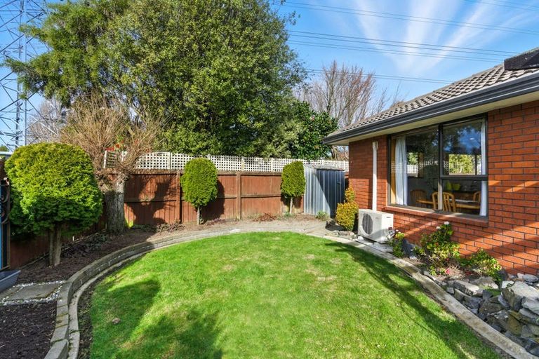 Photo of property in 1/12 Algie Place, Avonhead, Christchurch, 8042