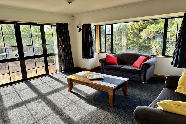 Photo of property in 11 Woodgate Court, Fitzherbert, Palmerston North, 4410