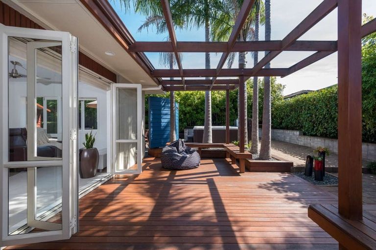 Photo of property in 24 Tyrian Close, Half Moon Bay, Auckland, 2012