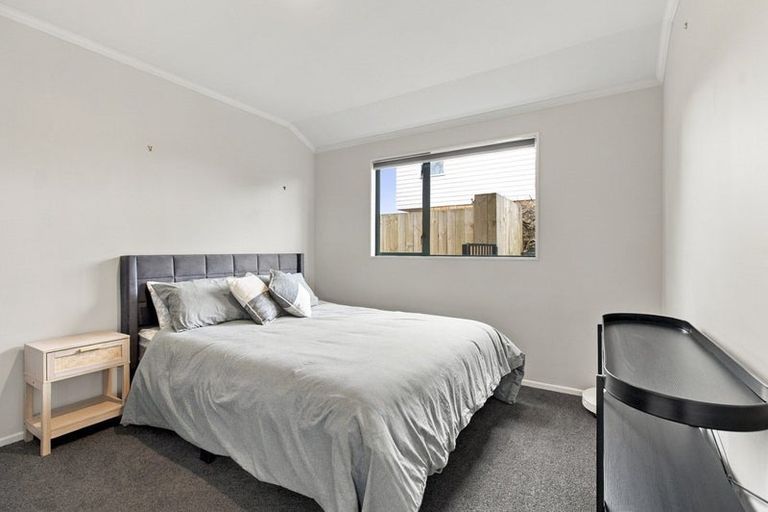 Photo of property in 9 Sandel Rise, Merrilands, New Plymouth, 4312
