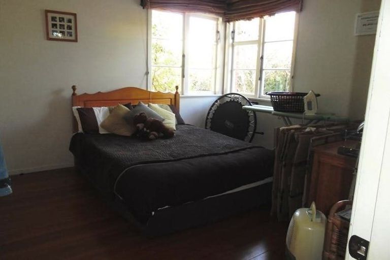 Photo of property in Gull - Unmanned, 1/1 Rangitira Avenue, Takapuna, Auckland, 0622