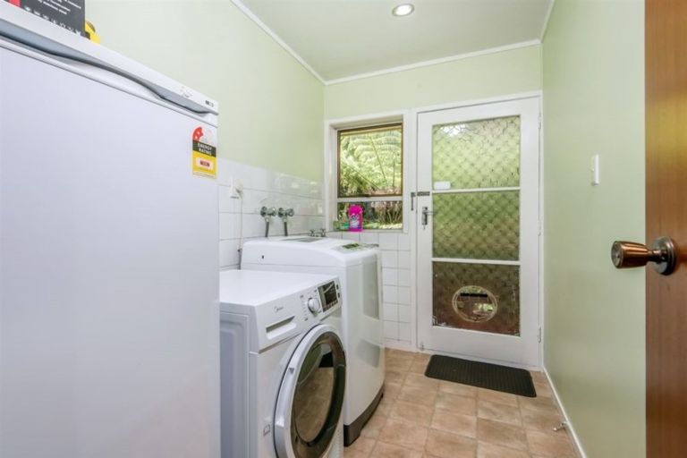 Photo of property in 9 Eugen Place, Bayview, Auckland, 0629
