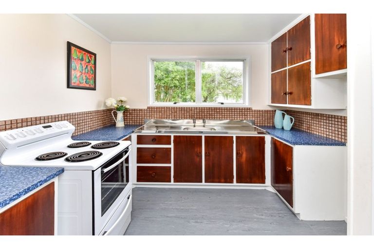 Photo of property in 12 Bedlington Avenue, Manurewa, Auckland, 2102