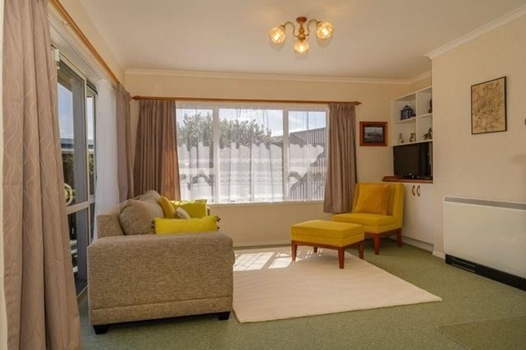 Photo of property in 18 Cholmondeley Crescent, Whitianga, 3510