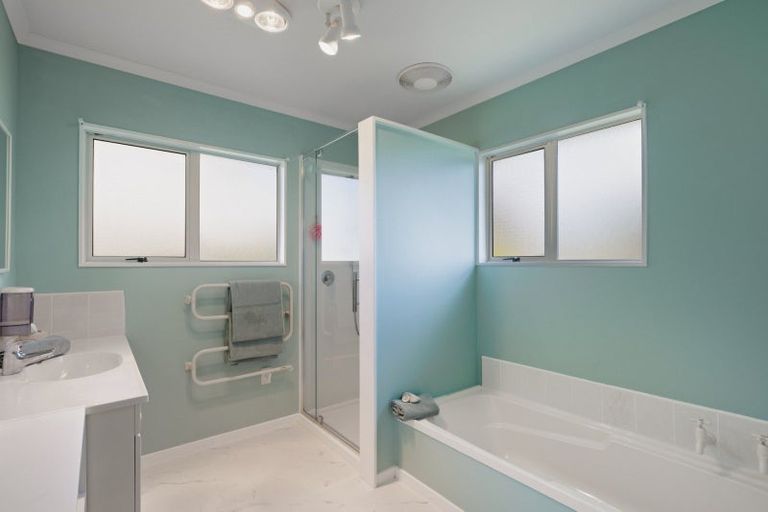 Photo of property in 10 Ridgemount Terrace, Welcome Bay, Tauranga, 3112